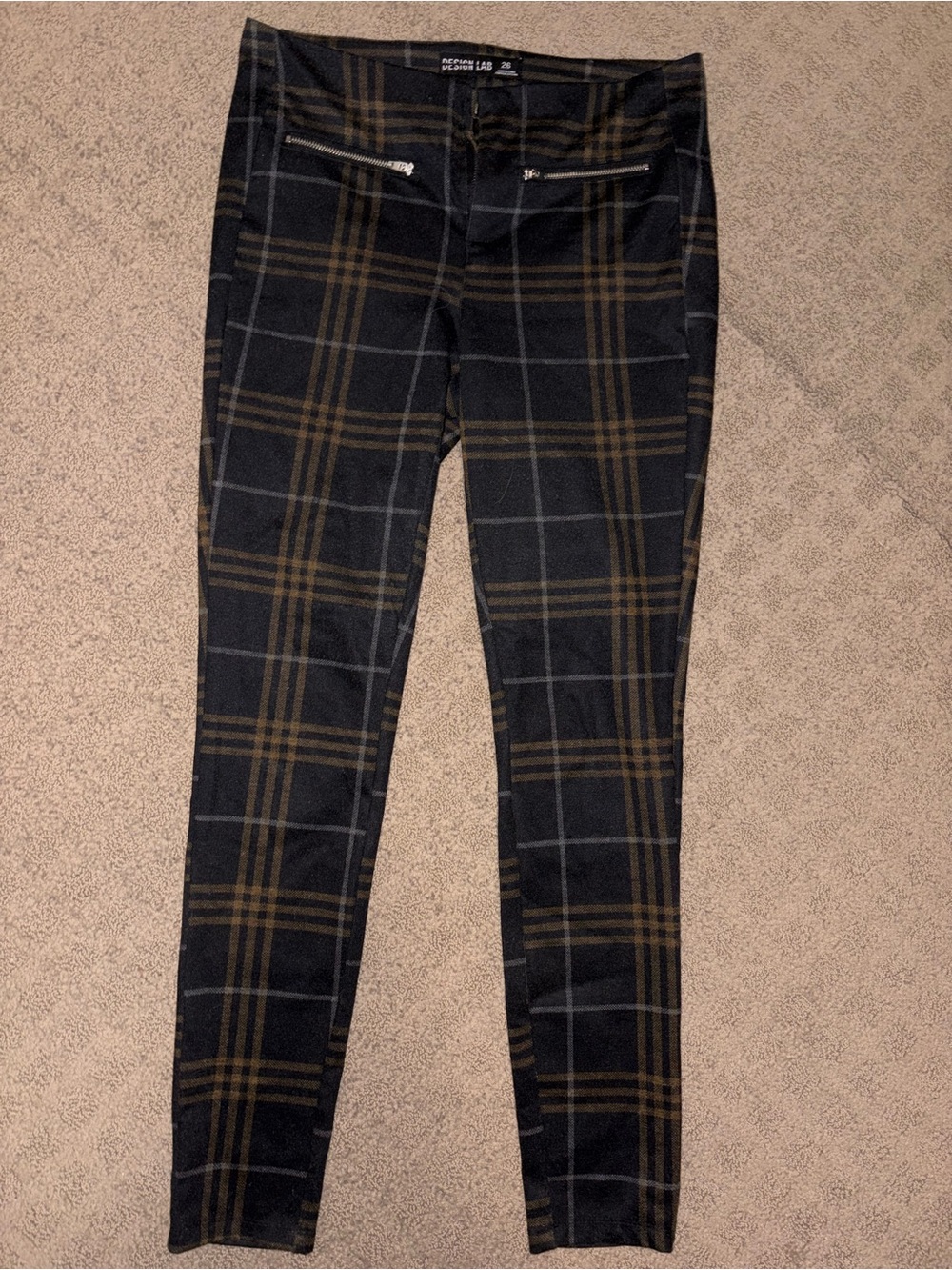 Design Lab Lord & Taylor Black Plaid Skinny Women’s Size 26